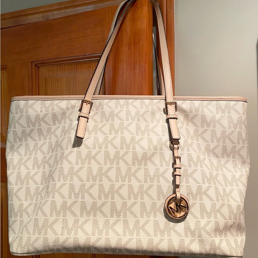 Michael Kors Large Logo Jet Set Tote Bag